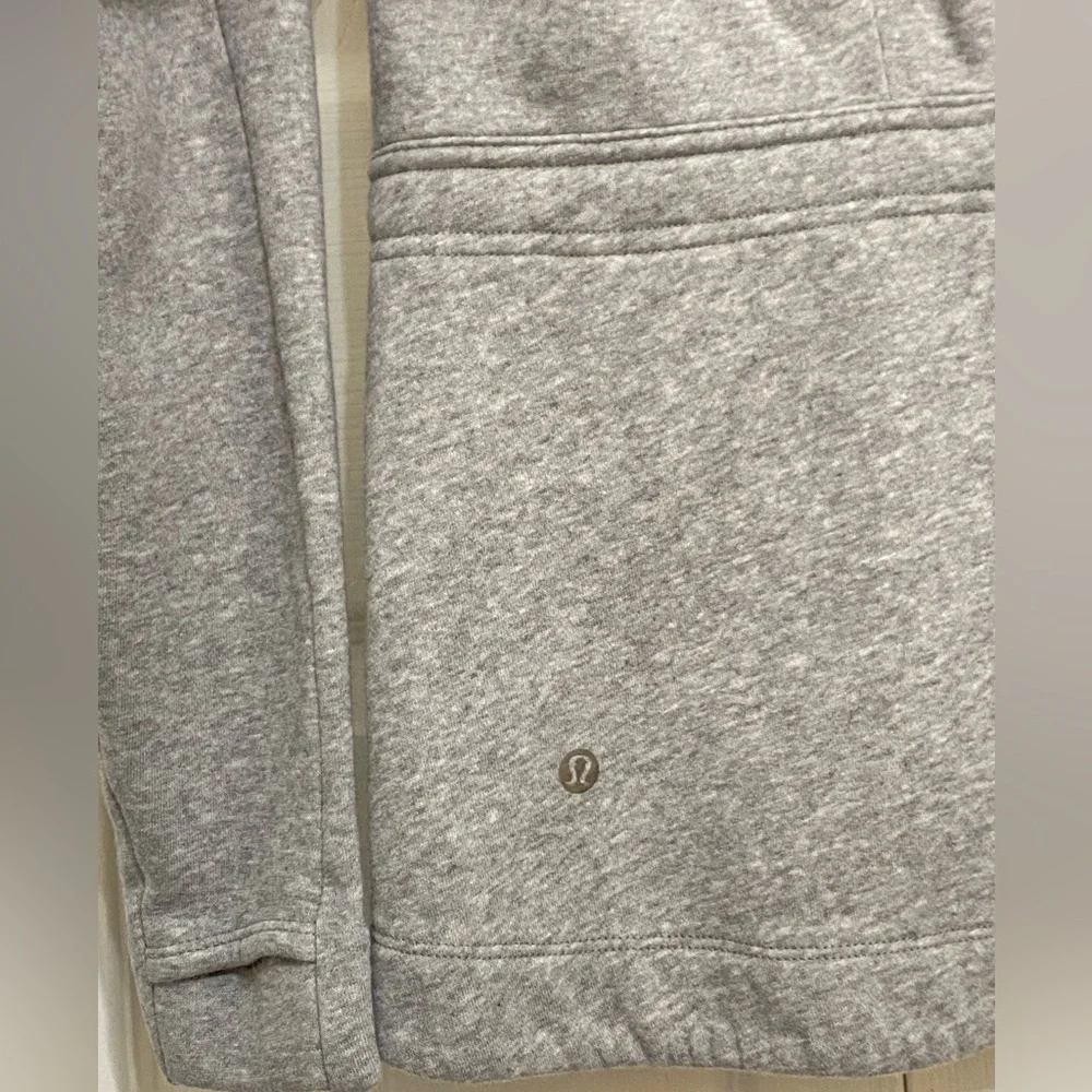 Lululemon Lined Full Zip Up Athletic Jacket Size 8 Adjustable Waist Phone Pocket - Picture 4 of 6